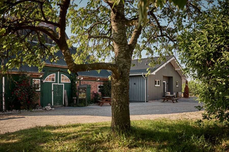 Prost auf frisches Bier und Stahlprofile!, Hauptstraße 4, 24637 Schillsdorf